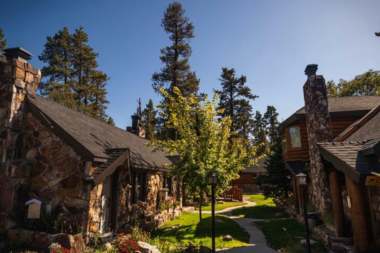 Embers Lodge & Cabins Біг-Бер-Лейк Екстер'єр фото
