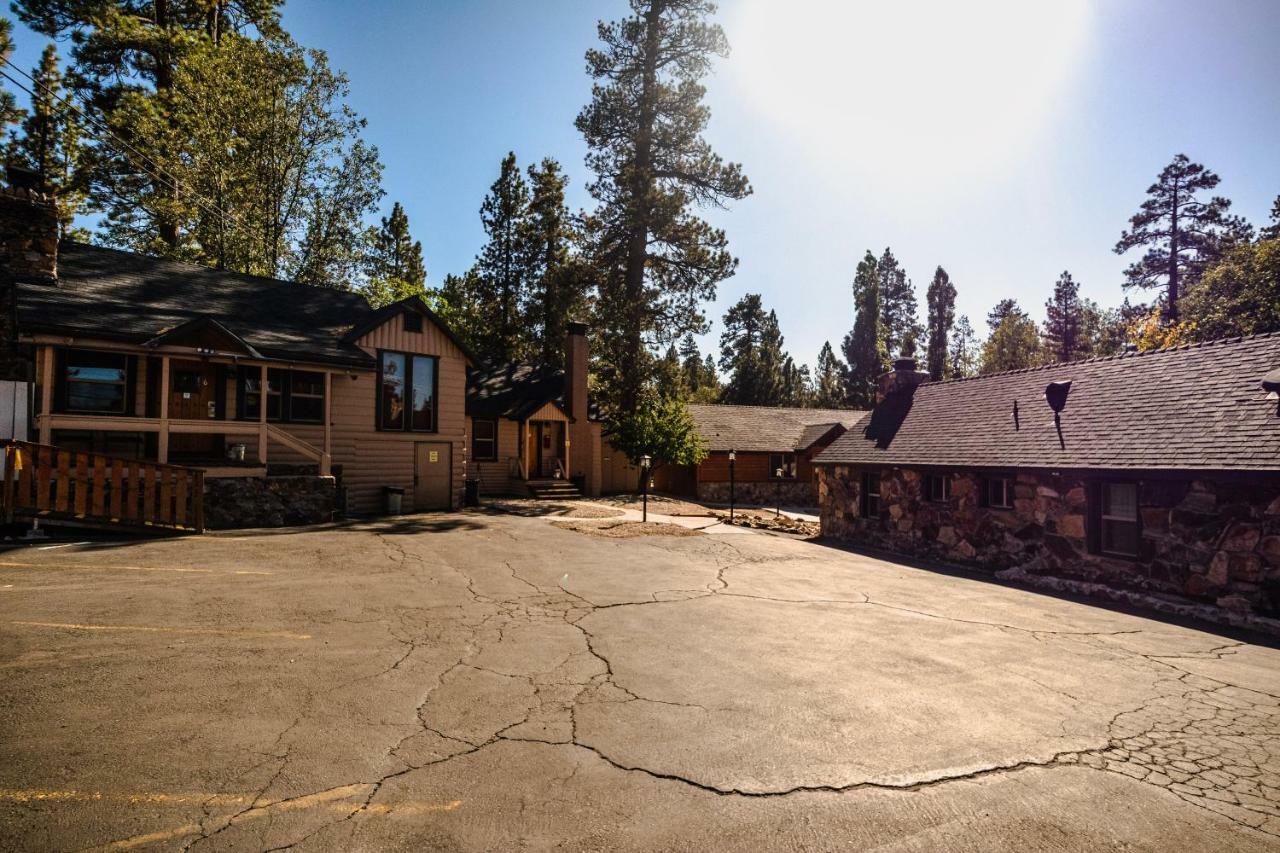 Embers Lodge & Cabins Біг-Бер-Лейк Екстер'єр фото